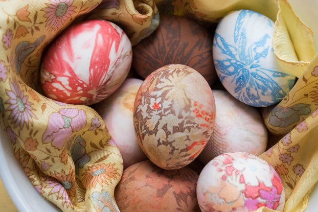 Transfer textil sobre huevos de Pascua