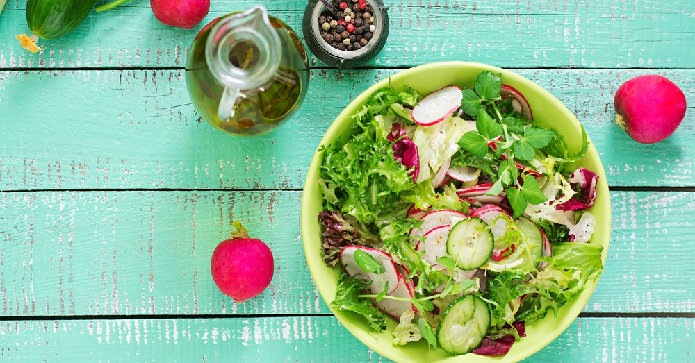 Hacer una ensalada de mi huerto