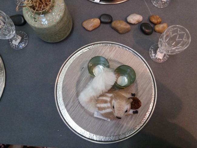 Mesa con decoración de otoño