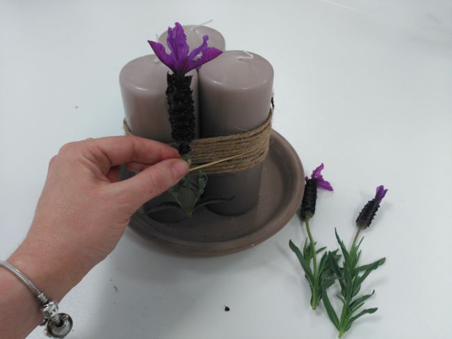 Decoración con velas y lavanda