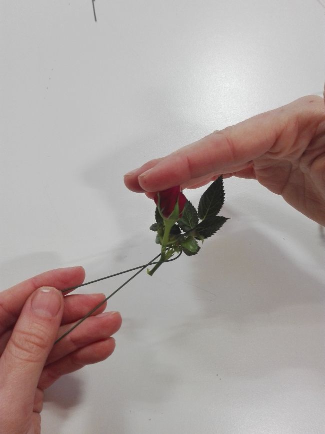 DIY corona para bodas con flores