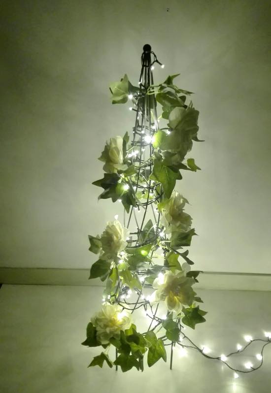 Idea de manualidades con luces de Navidad