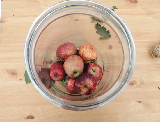 Centro de manzanas para decorar San Valentín