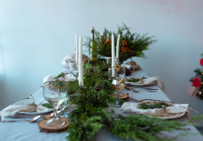 Cómo hacer centro de mesa de NavIdad para una mesa mediana