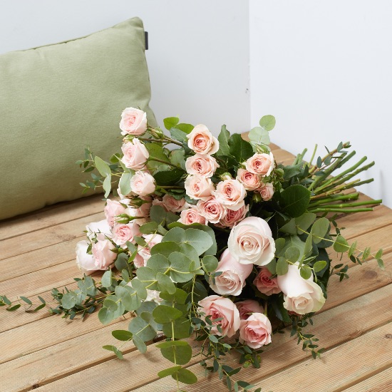 Ramo rosas rosas Cannes