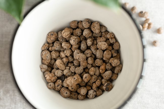 La arlita, un árido que ayuda al drenaje en macetas